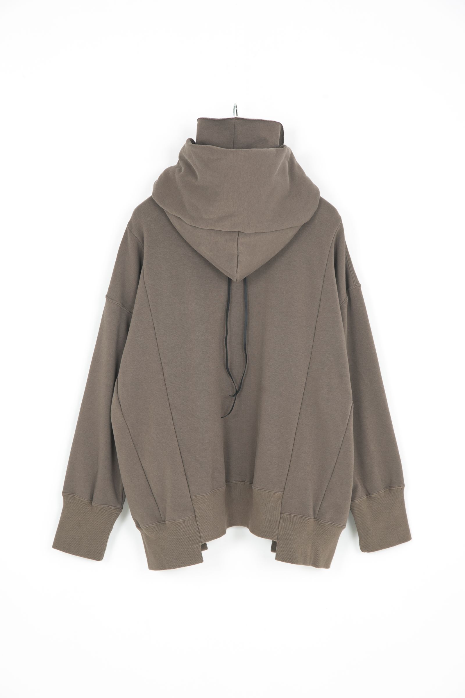 ストレッチコットンポリ ベロア加工ニット ハイネック フーディー / OLIVE 【STRUM】