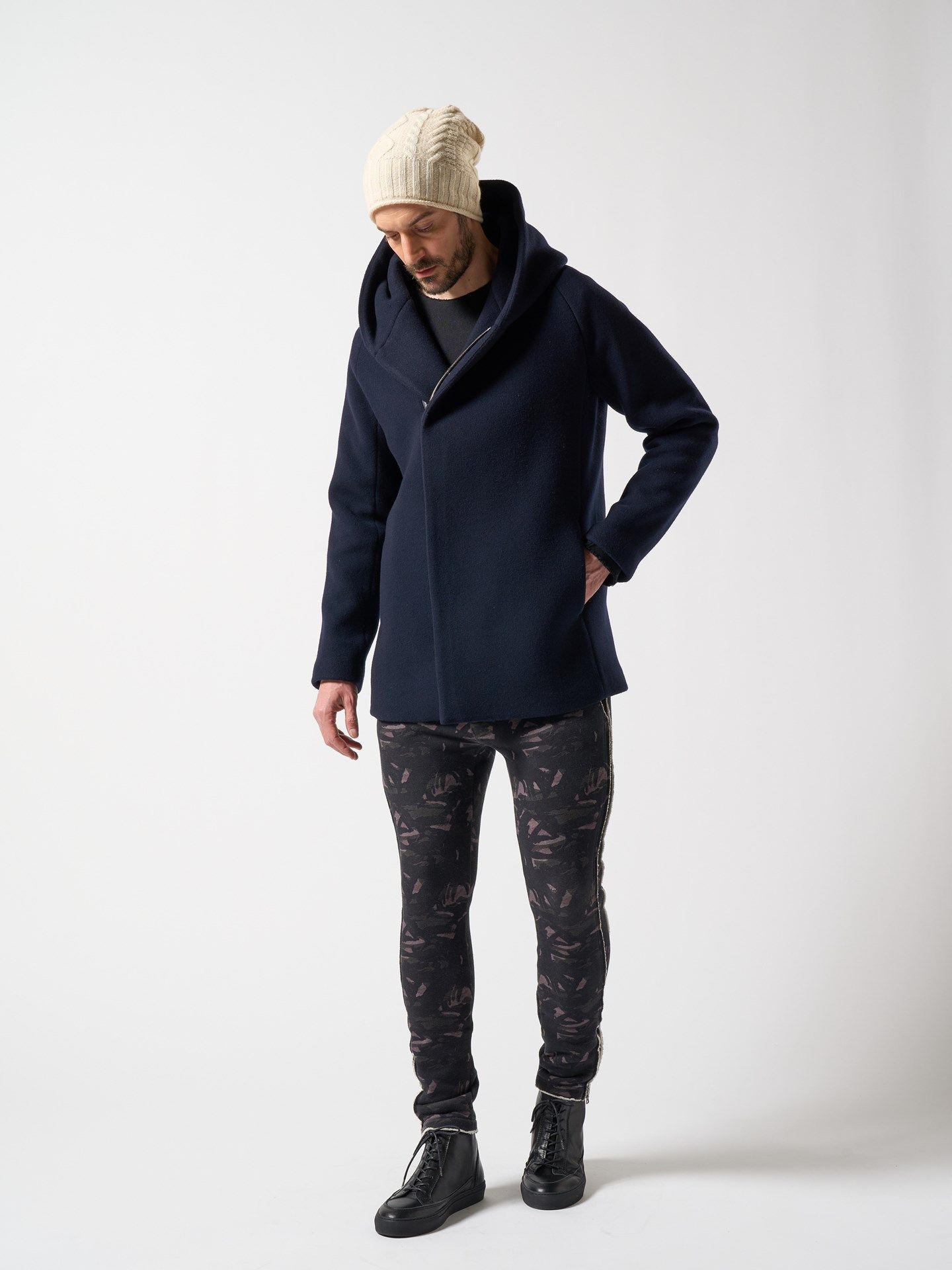 【予約品】 hem zip seam pants / スリムパンツ / ブラック・カモ