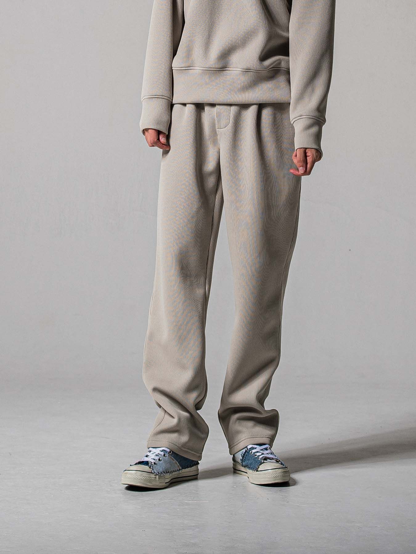 【予約品 11月16日(日) 締切】AZE  WIDE TUCK PANTS / 畔編みニット セミワイドシルエット ワンタック イージーパンツ / グレージュ