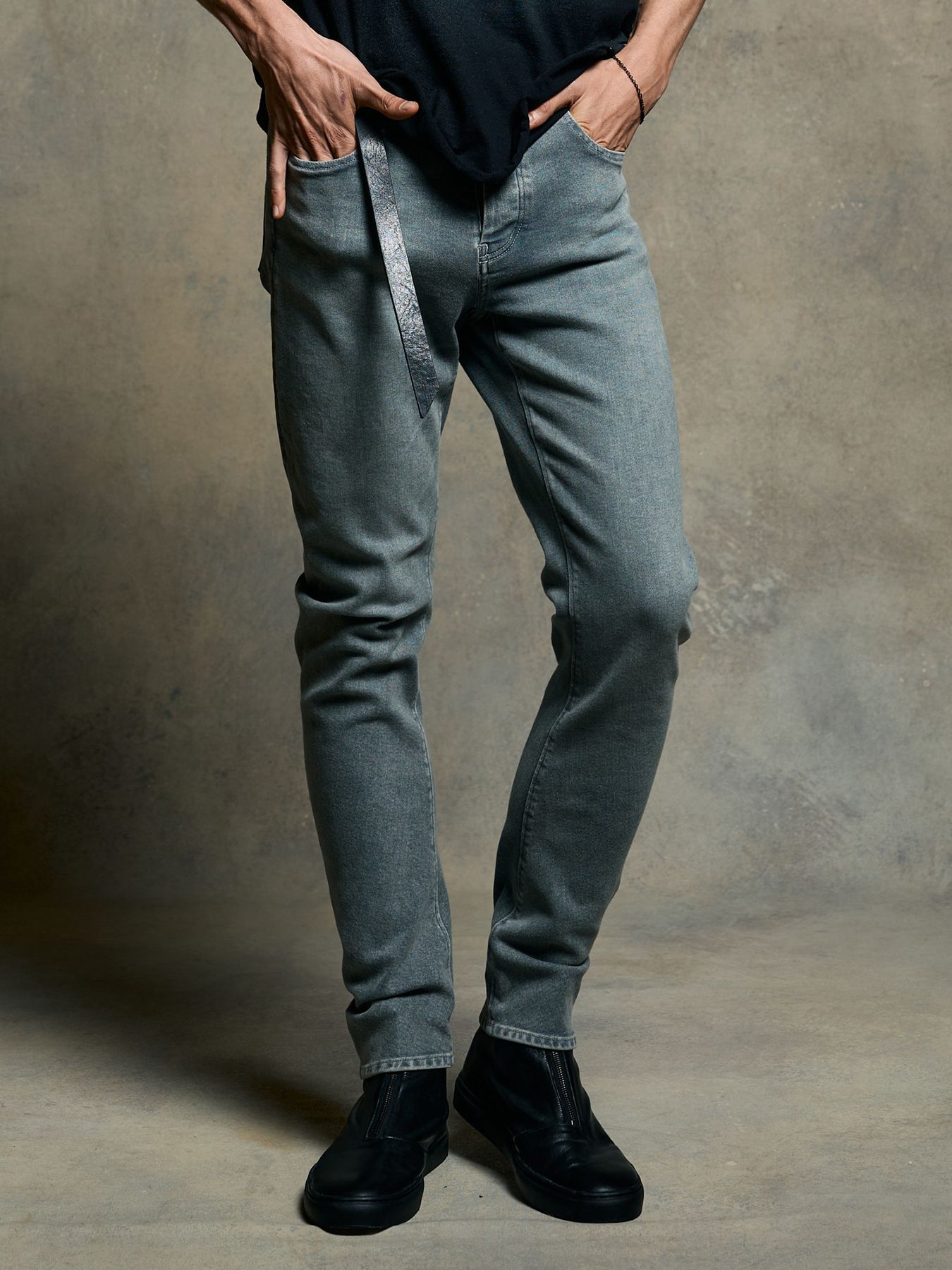 【予約品 9月23日(火) 締切】slim banana denim / スリムバナナデニム / アイスグレー