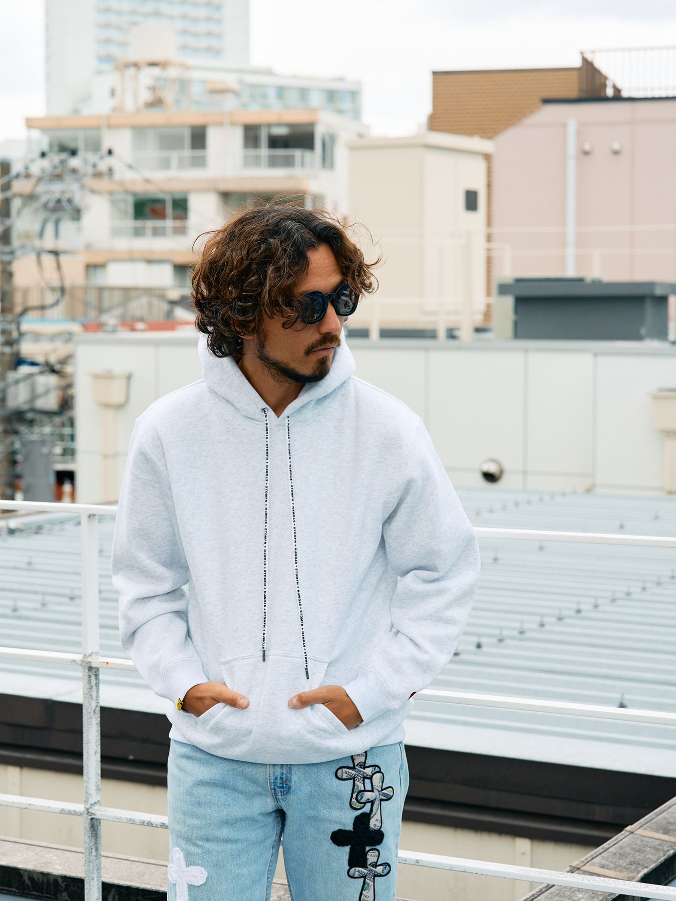 【予約品 5月8日(木) AM10時 締切】 TC裏毛起毛 PEACE AFTER DEATH&マルチパッチワーク プルパーカー / アッシュ