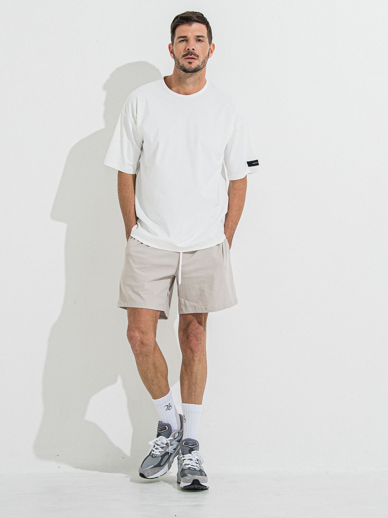 【予約品 】TV NYLON SHORTS / ティーヴィーナイロンショーツ / グレージュ