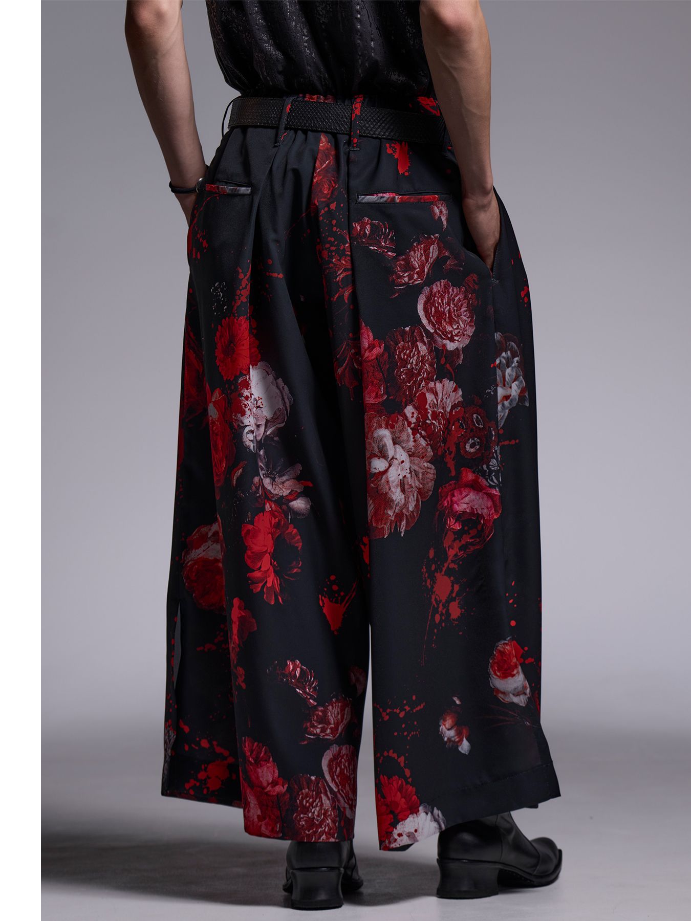 【予約品 】Wide Tuck Slacks / ワイドタックスラックス / ブラックフローラ