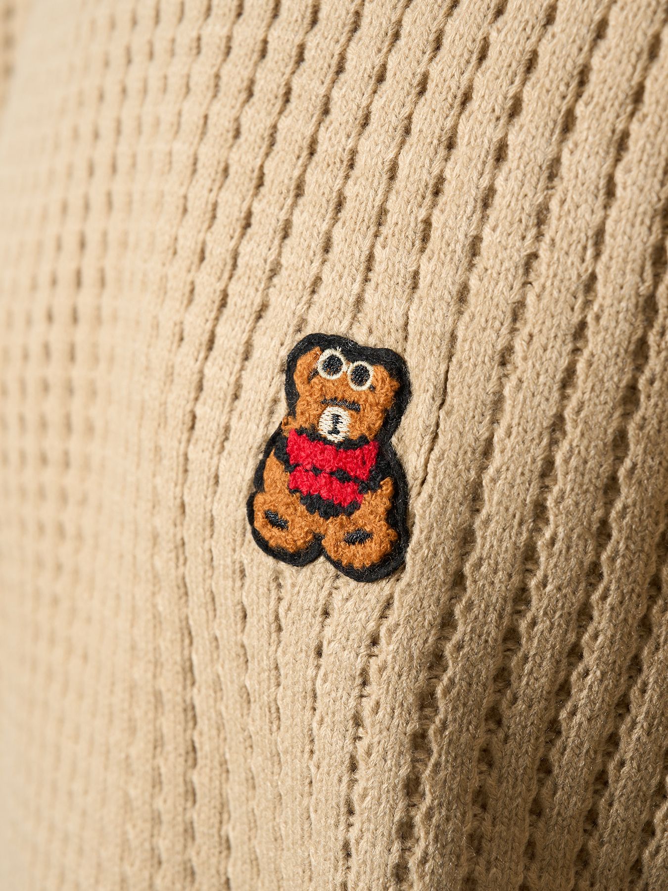 【予約品 5月8日(木) AM10時 締切】 アクリルバルキービックワッフルボーダーカートベアワッペン ワイドシルエットプルオーバー / ベージュ