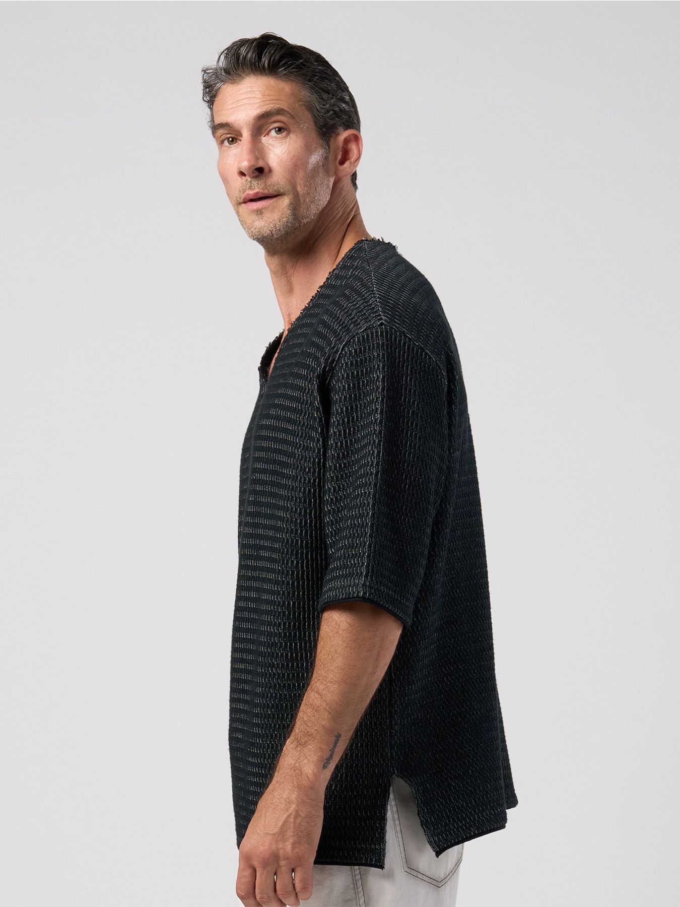 【予約品】textured knit key-neck H/S / ニットジャージー ハーフスリーブトップス / ブラック×グレー