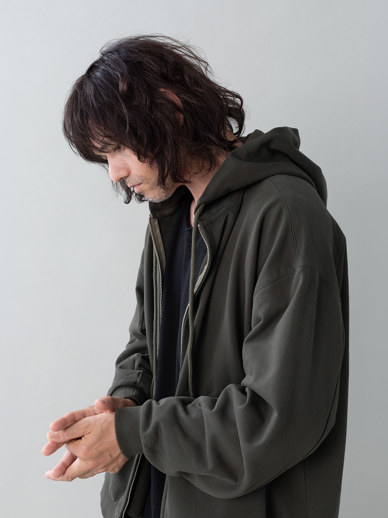 【予約品 5月6日(水) 締切】MOLD-SWEATPARKA / スウェットジップパーカー / チャコール