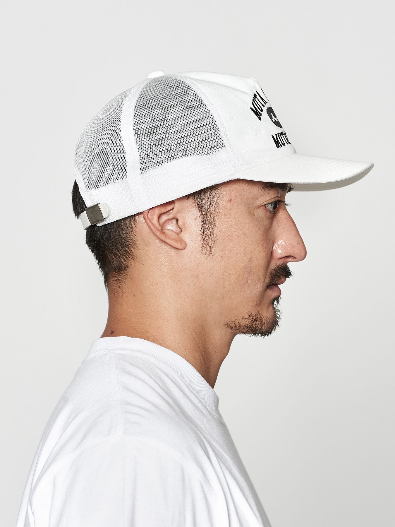 【予約品 10月9日(木) 締切】muta College Logo Mesh Cap / メッシュキャップ / ホワイト【Acanthus × muta MARINE】