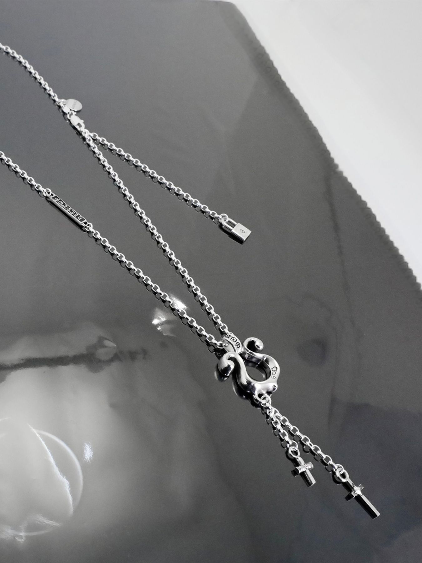 《受注生産》RHYTHMIC HORSESHOE LARGE with CROSSES NECKLACE #1 with GODSIZE® I.D. TAG / リズミックホースシュー・L ウィズ クロス #1ネックレス ゴッドサイズ® I.D.タグ / 注文から2～3週間後入荷予定