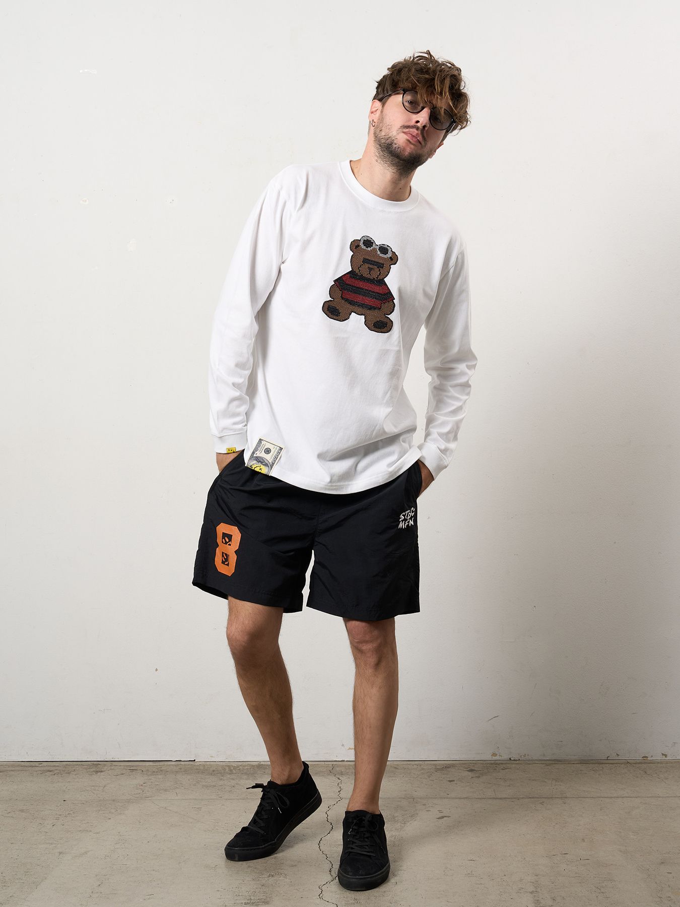 【予約品 10月16日(木) 締切】5.6ozコットン天竺 カートベアシークイン LSシャツ / ホワイト