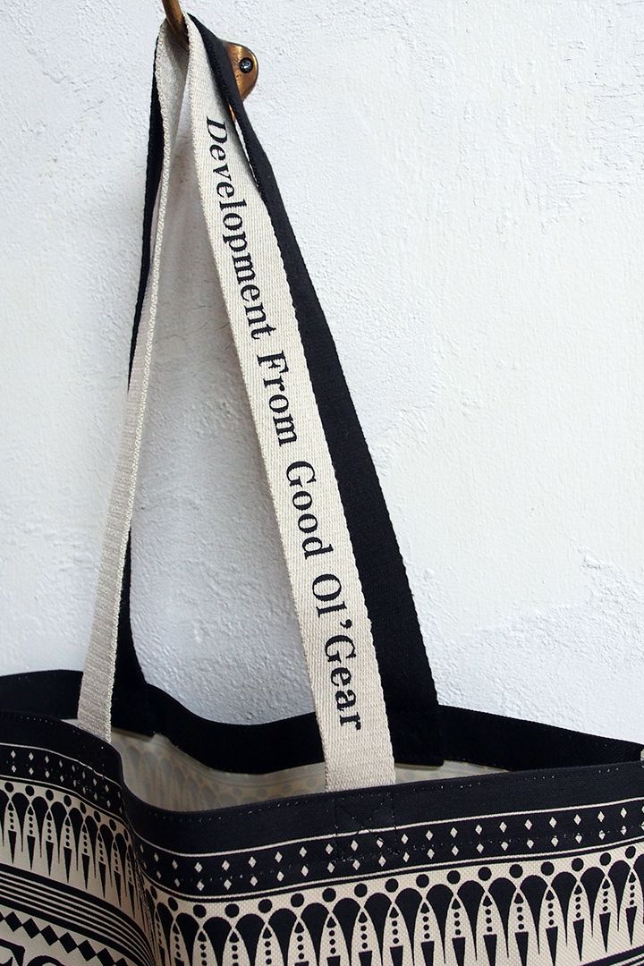 ARROWHEAD TOTE / ホワイト【EGO TRIPPING】