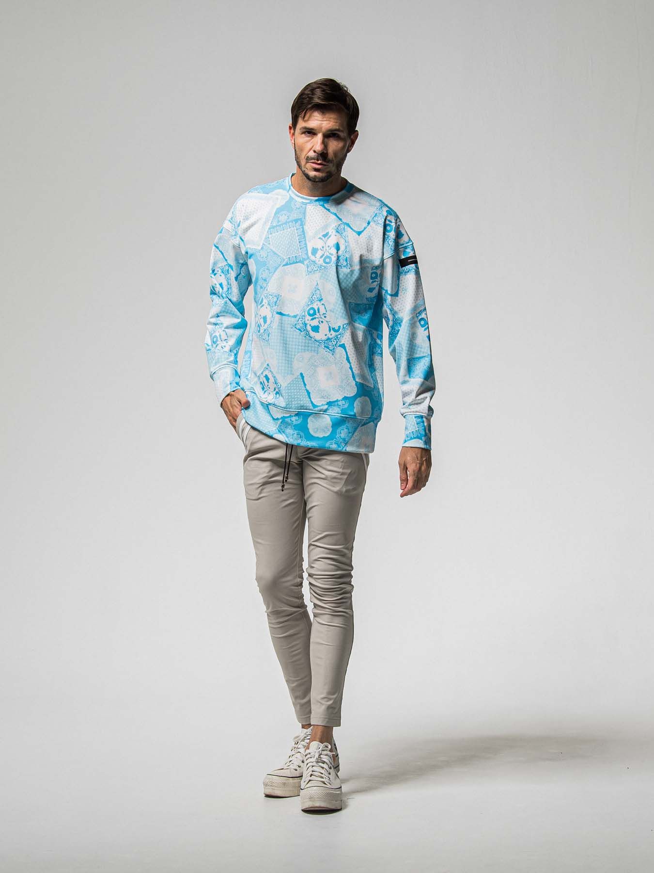 【予約品 8月31日(日) 締切】PAISLEY BACK FLEECE DROP TRAINER / ペイズリー バックフリース ドロップショルダートレーナー / ブルー