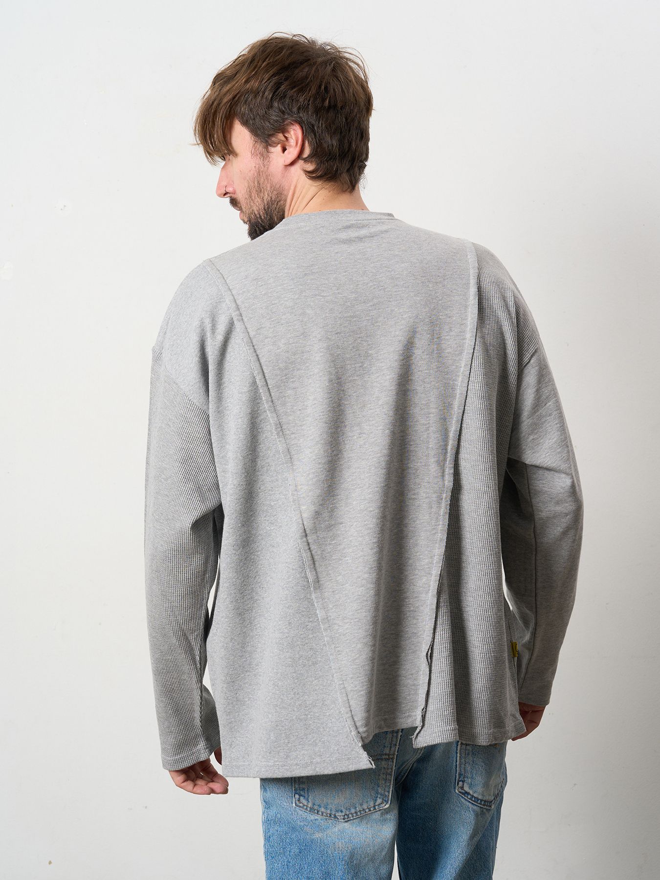 【予約品 5月8日(木) AM10時 締切】 3MIXレイヤードカットオフ モザイクプリント LS ワイドシルエットTシャツ / M.グレー