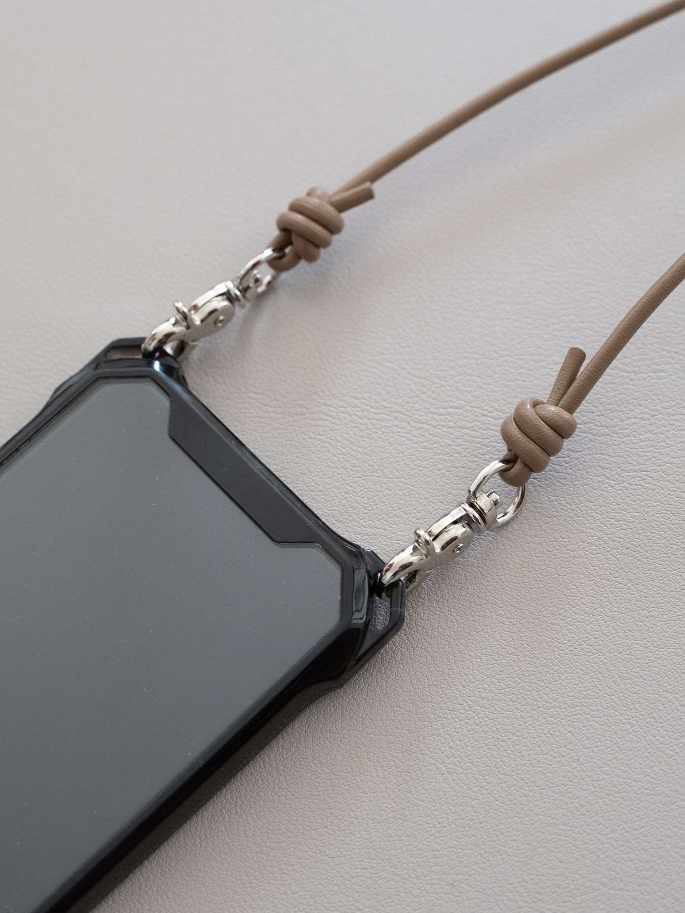 《予約品》 LEATHER BRAID MULTI STRAP / ネックストラップ / キャメル 【Iroquois.SENTI】