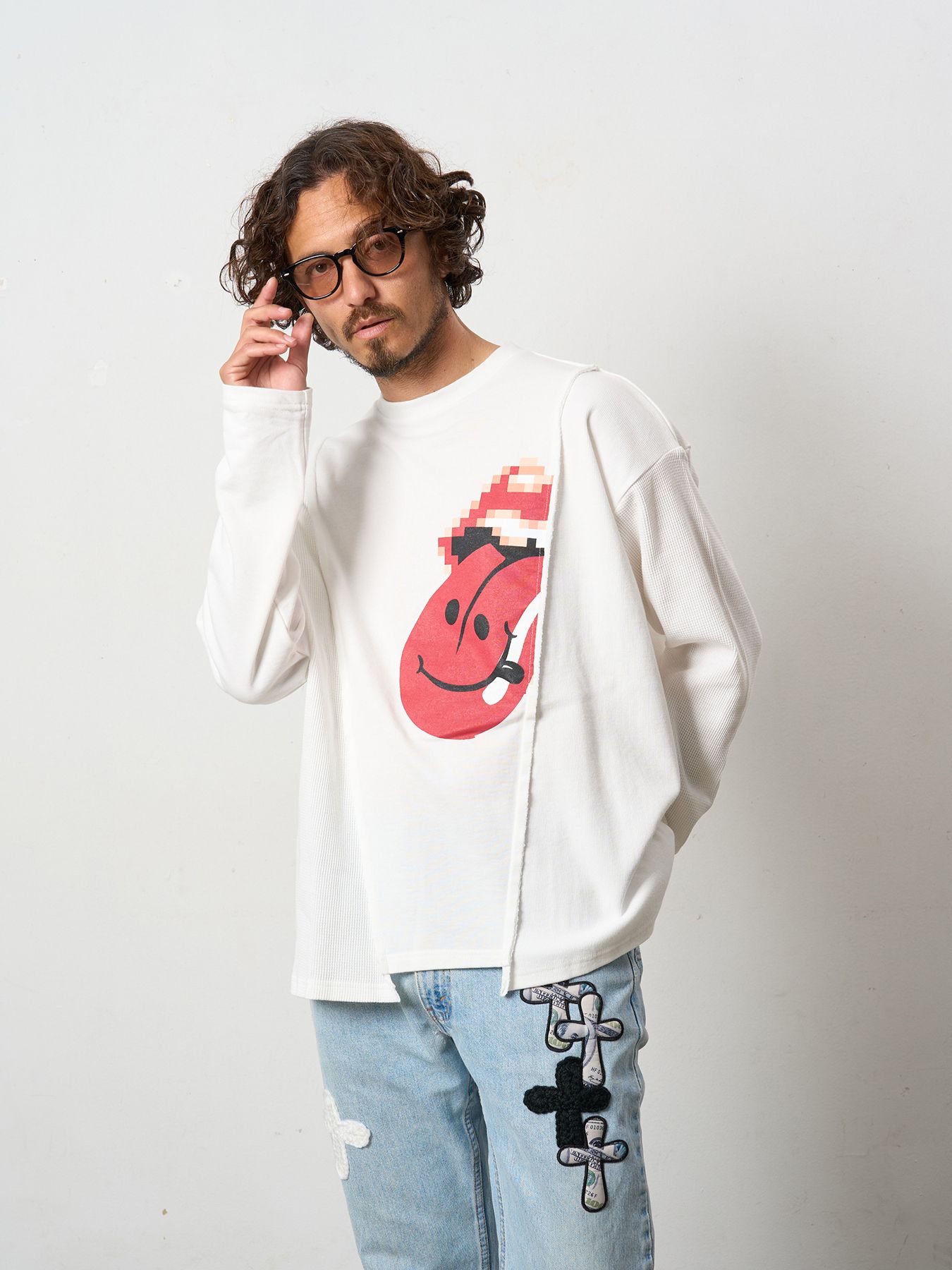 【予約品 5月8日(木) AM10時 締切】 3MIXレイヤードカットオフ モザイクプリント LS ワイドシルエットTシャツ / ホワイト