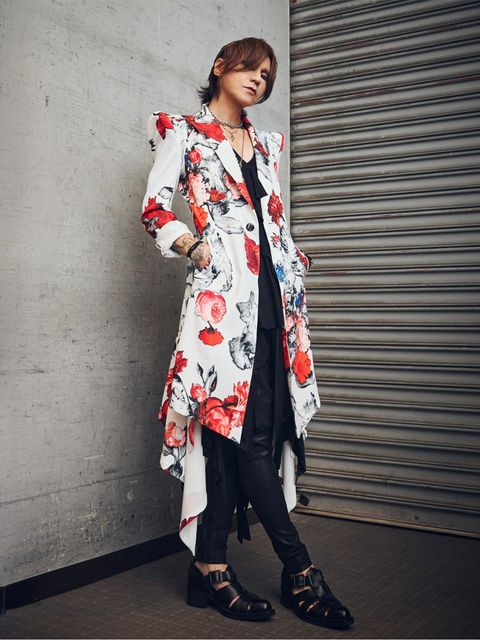 【予約品 10月26日(月) 締切】《Costume Line》THEONENESS-FLORA Power Shoulder Flare Jacket / パワーショルダー フレアジャケット / ホワイト