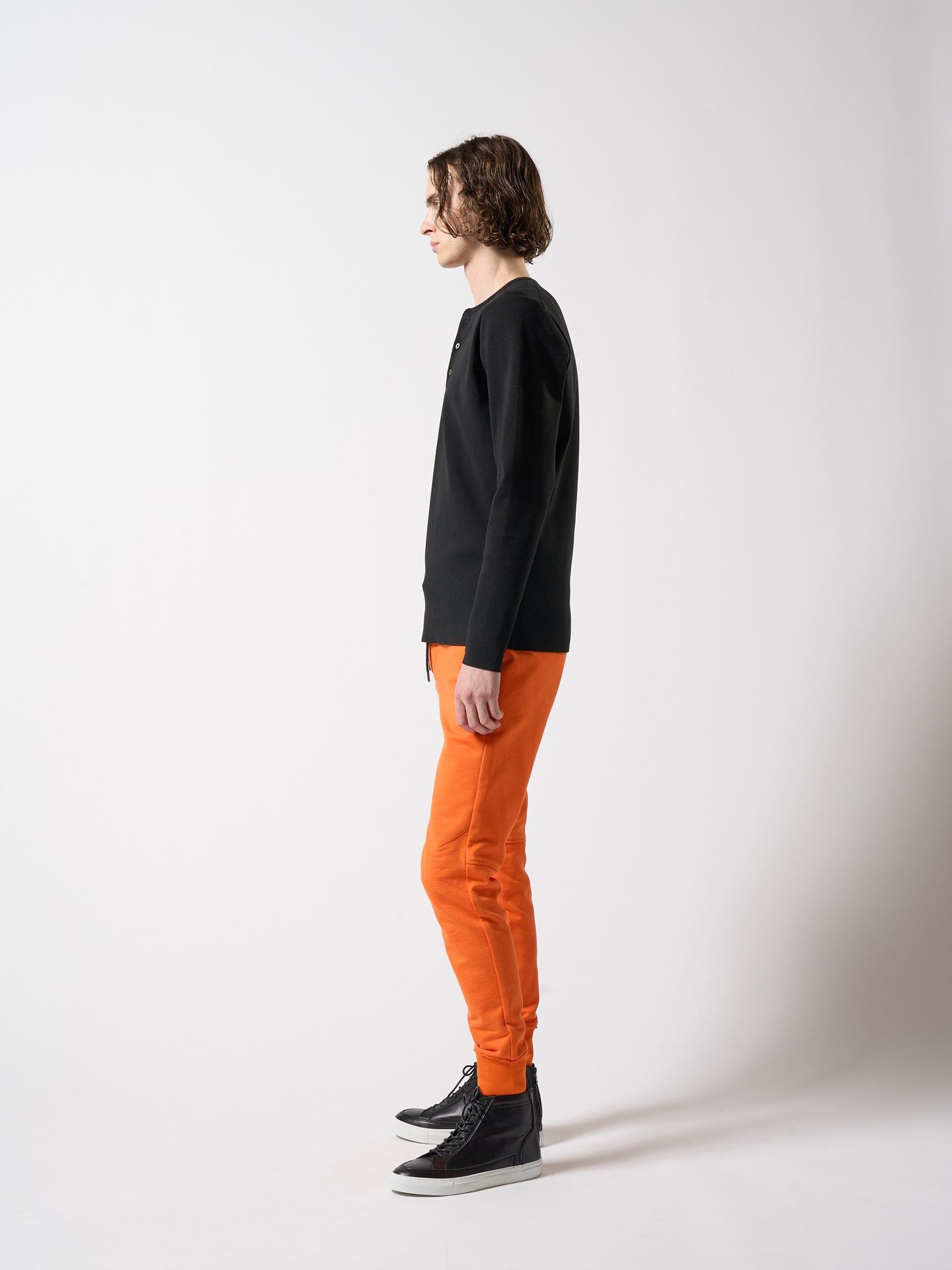 【予約品】 back zip sneaker /ハイカットスニーカー / ブラック・ホワイト