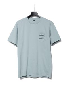 【予約品 10月12日(日) 締切】Natural Soft Cotton Chest Pocket Printed Crew Neck T-shirt / 30/-ナチュラルソフト天竺 胸ポケット クルーネック プリントTシャツ / グレーグリーン
