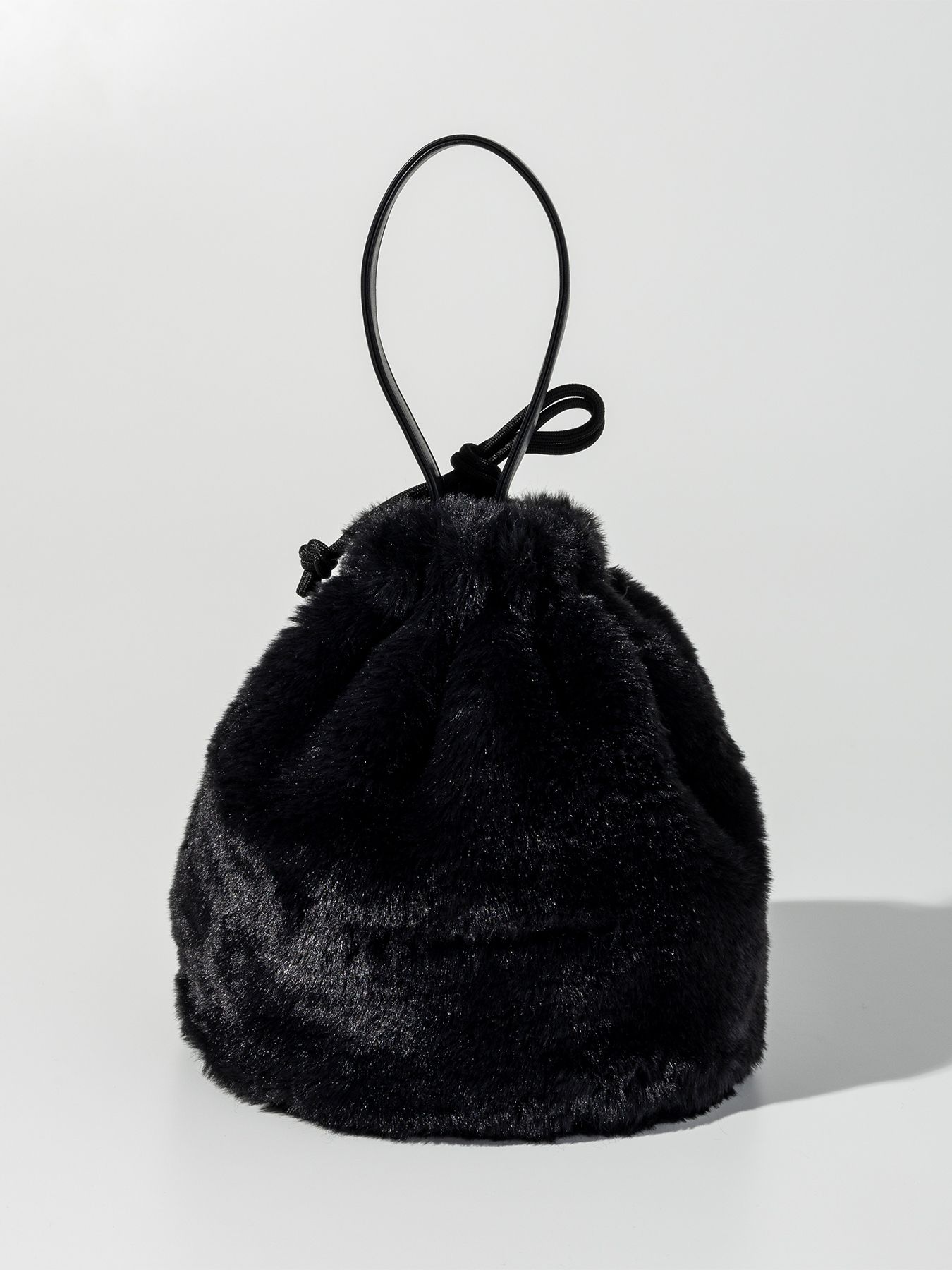 FUR DRAWSTRING BAG / ブラック
