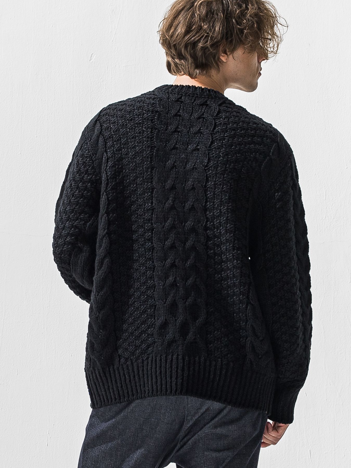 【予約品 9月6日(日) 締切】CABLE LAW SWEATER / ケーブル編みローゲージセーター / ブラック