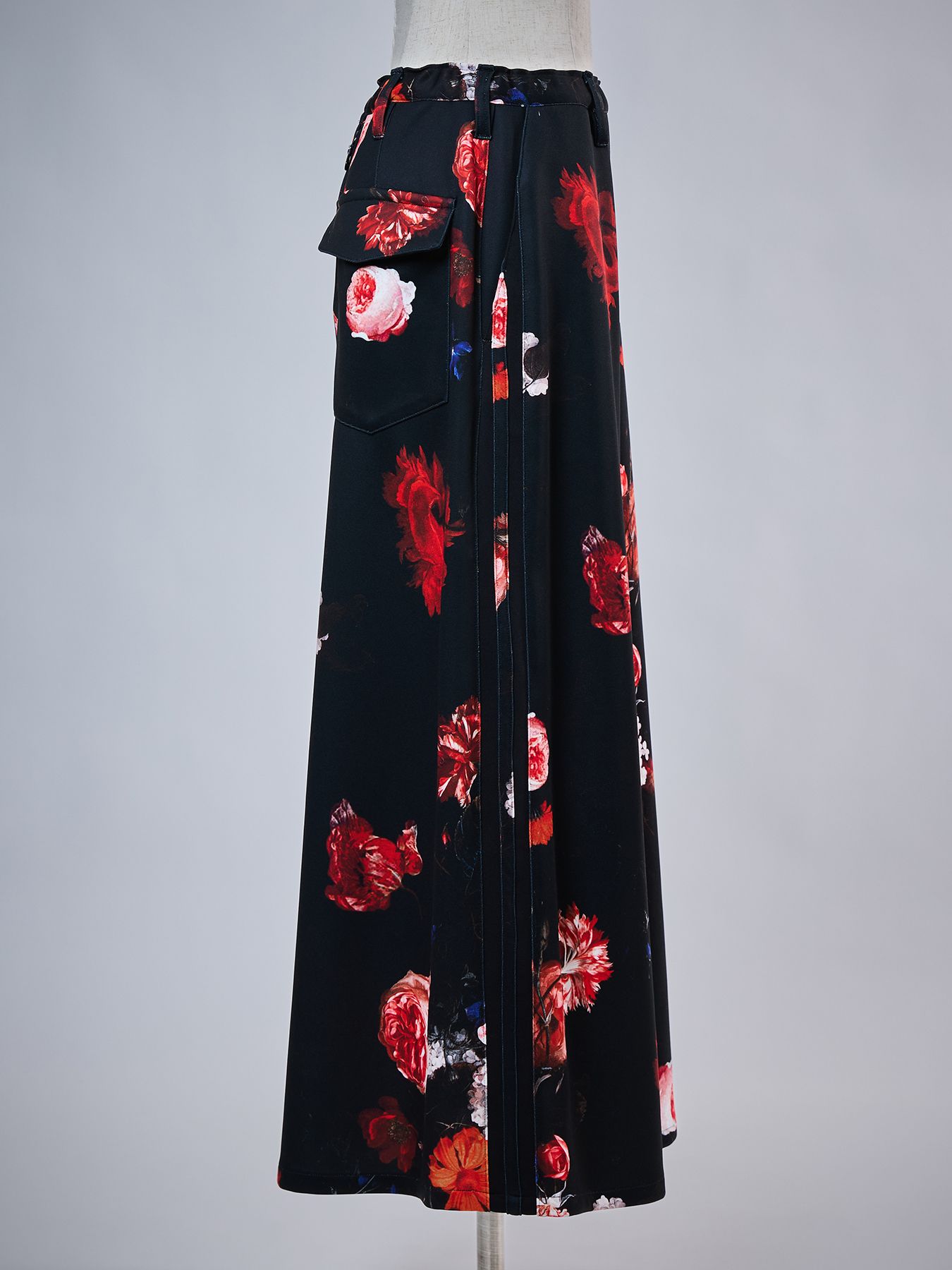 【予約品 4月26日(日) 締切】Back Zip Skirt / バックジップスカート / ブラックフローラ