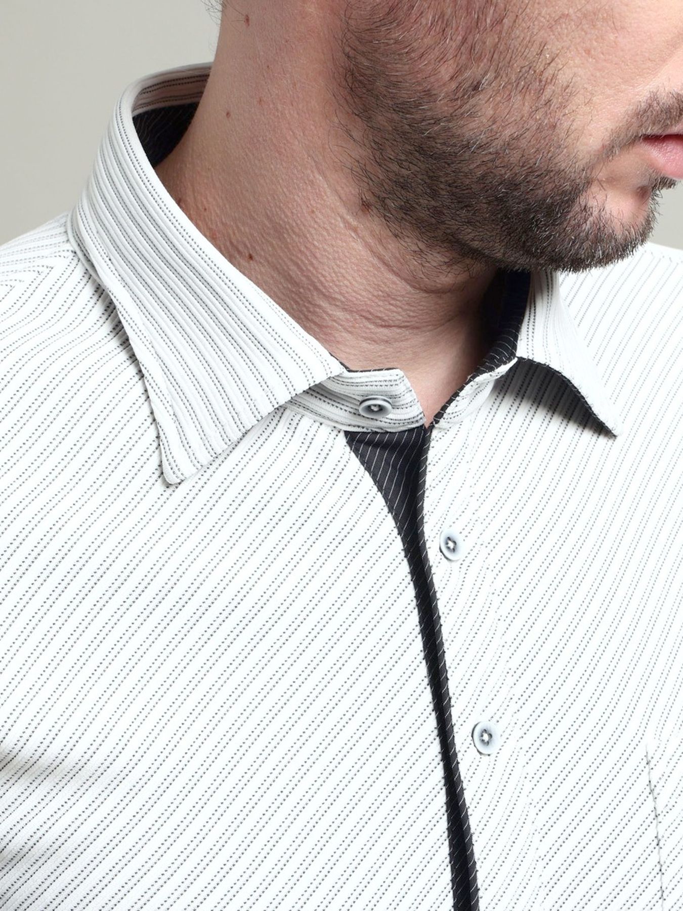 ブライトタックバイヤスレギュラーカラーシャツ / ホワイト 【HIDEAWAYS BLACK】