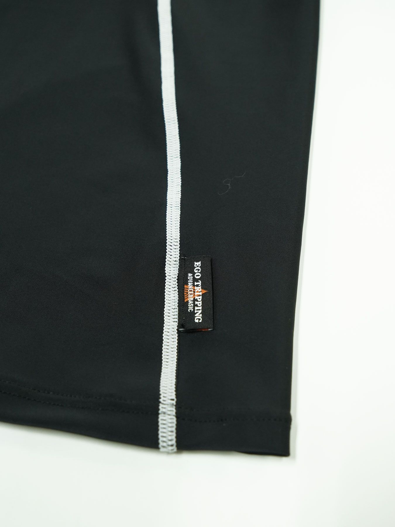 【予約品 11月23日(日) 締切】ARROWHEAD RASHGUARD / ラッシュガード / BLACK×WHITE