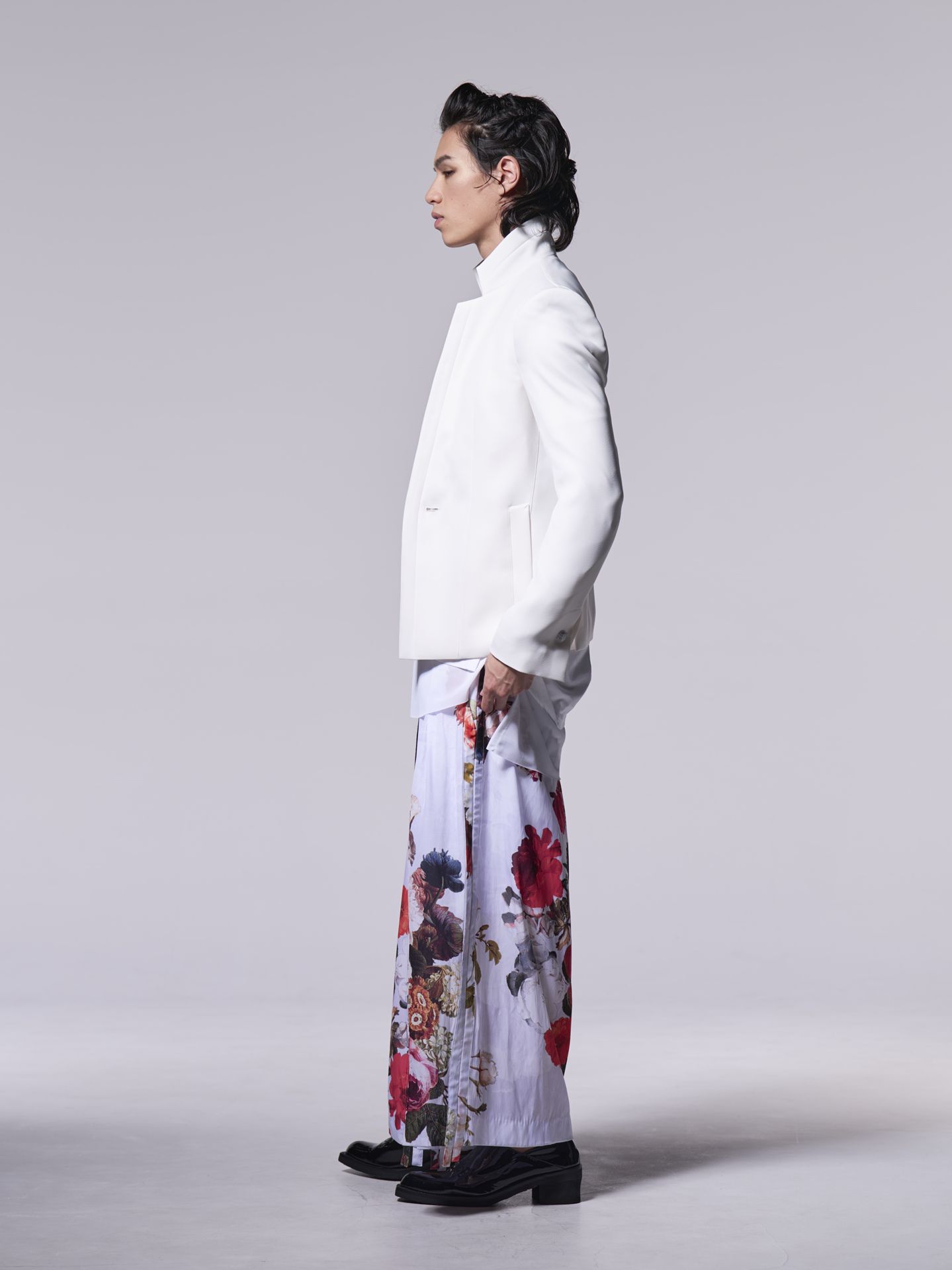 《予約品》 SharringWideTuckSlacks / ワイドタックスラックス / ホワイト・フローラ柄