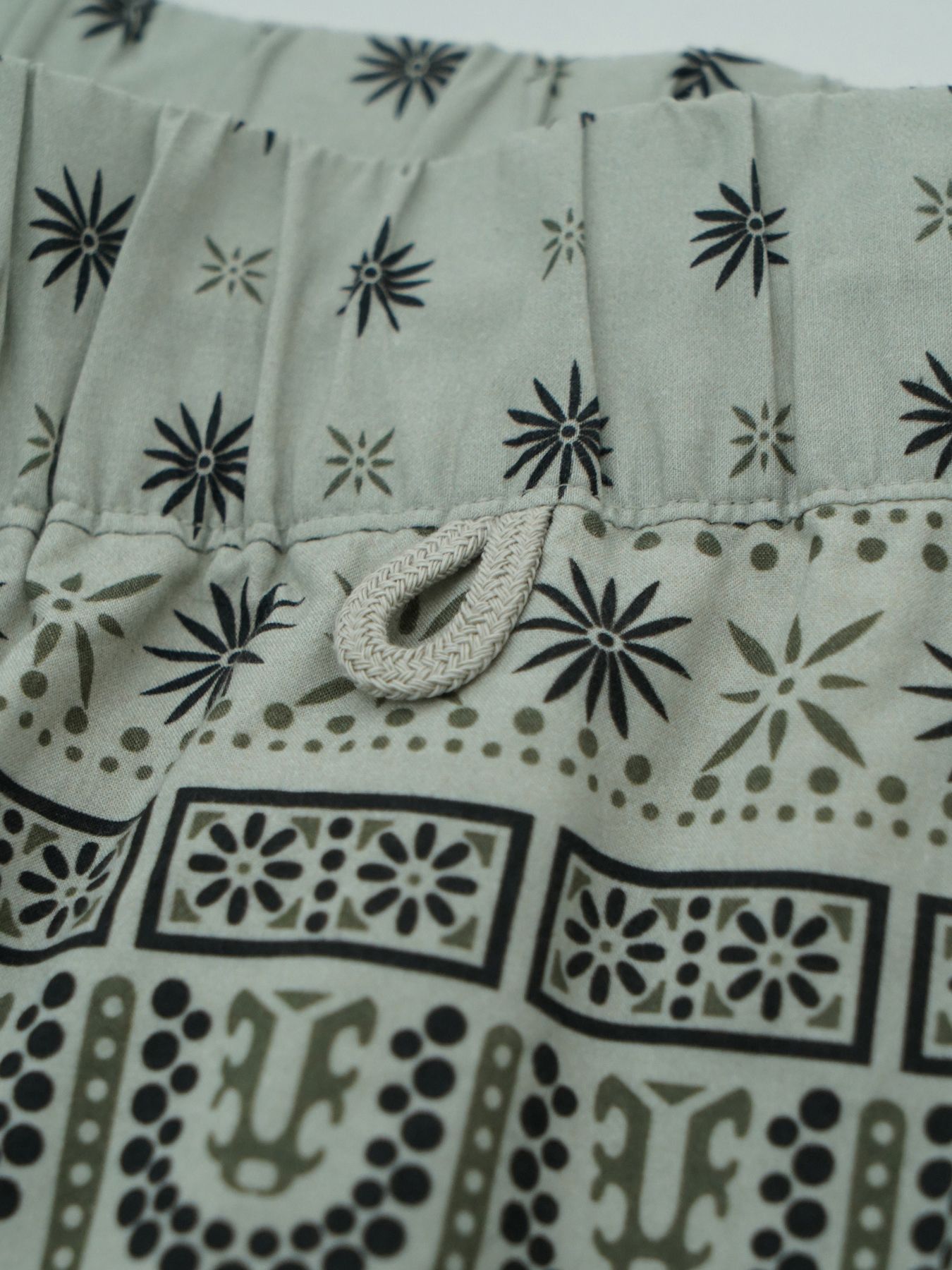 【予約品 2月1日(日) 締切】VINTAGEBANDANA SHORTS / ヴィンテージバンダナ柄 ショーツ / アイボリー