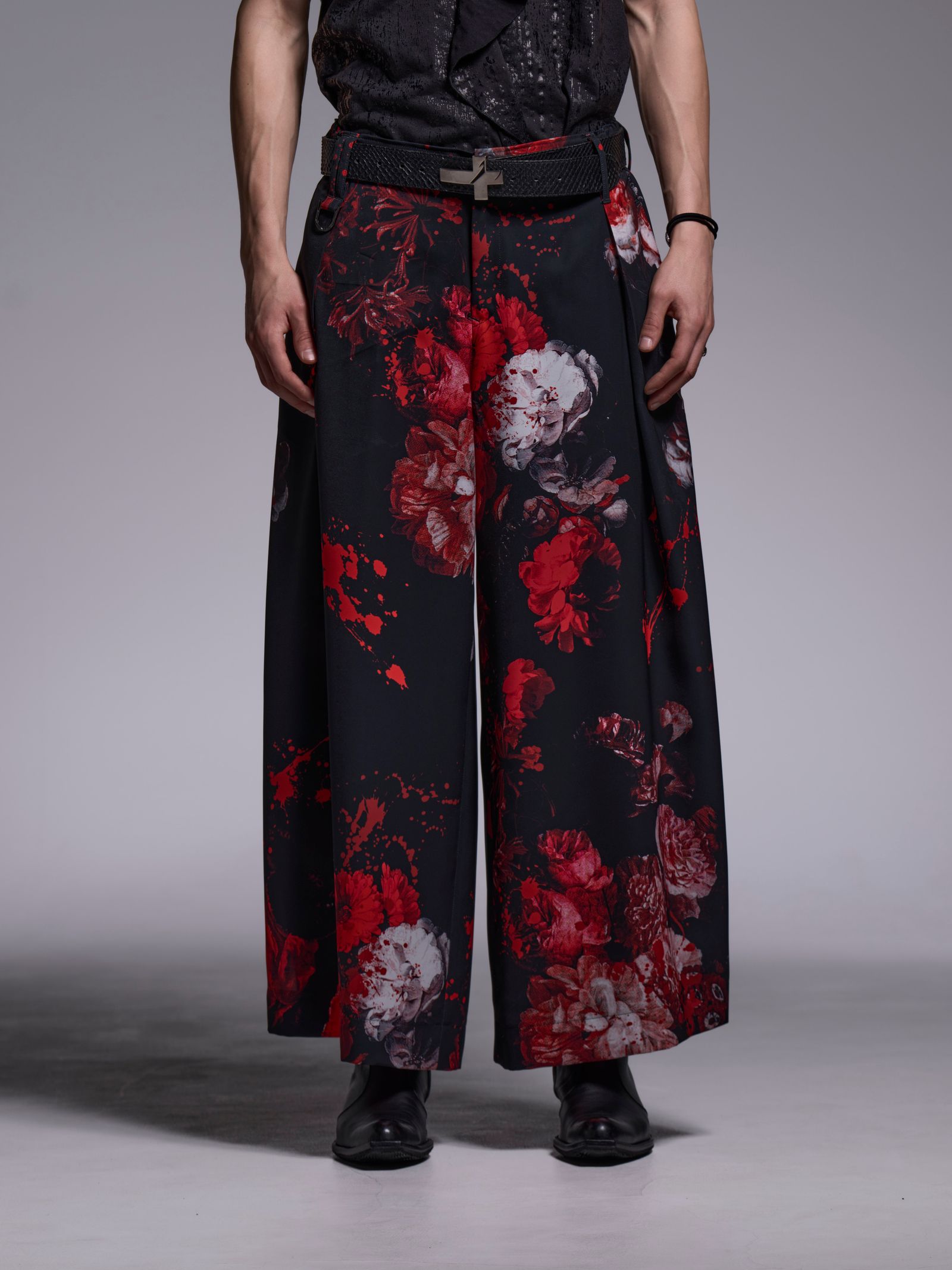 【予約品 1月4日(日) 締切】Wide Tuck Slacks / ワイドタックスラックス / ブラックフローラ