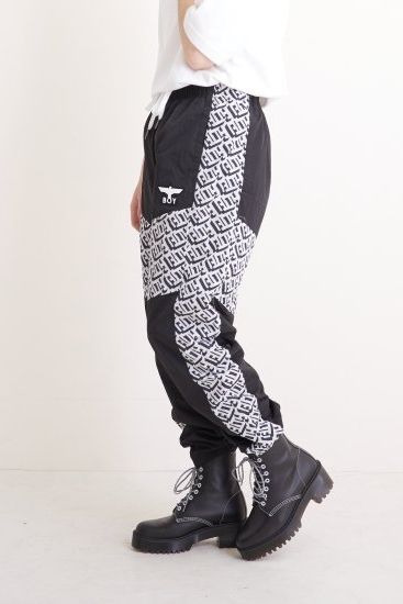 GEOMETRIC NYLON TRUCK PANTS トラックパンツ / BLACK 【BOY LONDON】