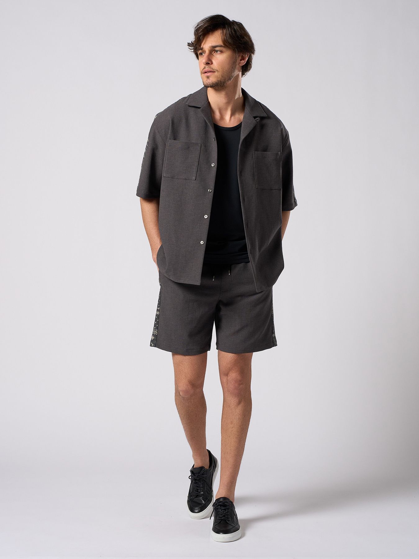 【予約品 1月25日(日) 締切】bandana print panel shorts / バンダナプリントパネル ショーツ / チャコール