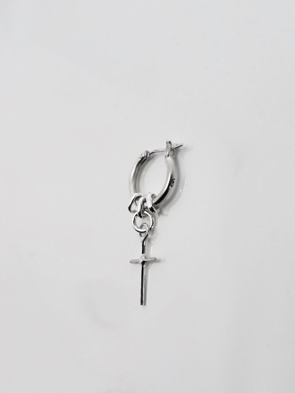 《受注生産》 THIN HOOP -raised by wolves- with OVAL and CROSS / レイズド・バイ・ウルヴス シンフープ ウィズ オーバル&クロスピアス 【注文から2～3週間後入荷予定】