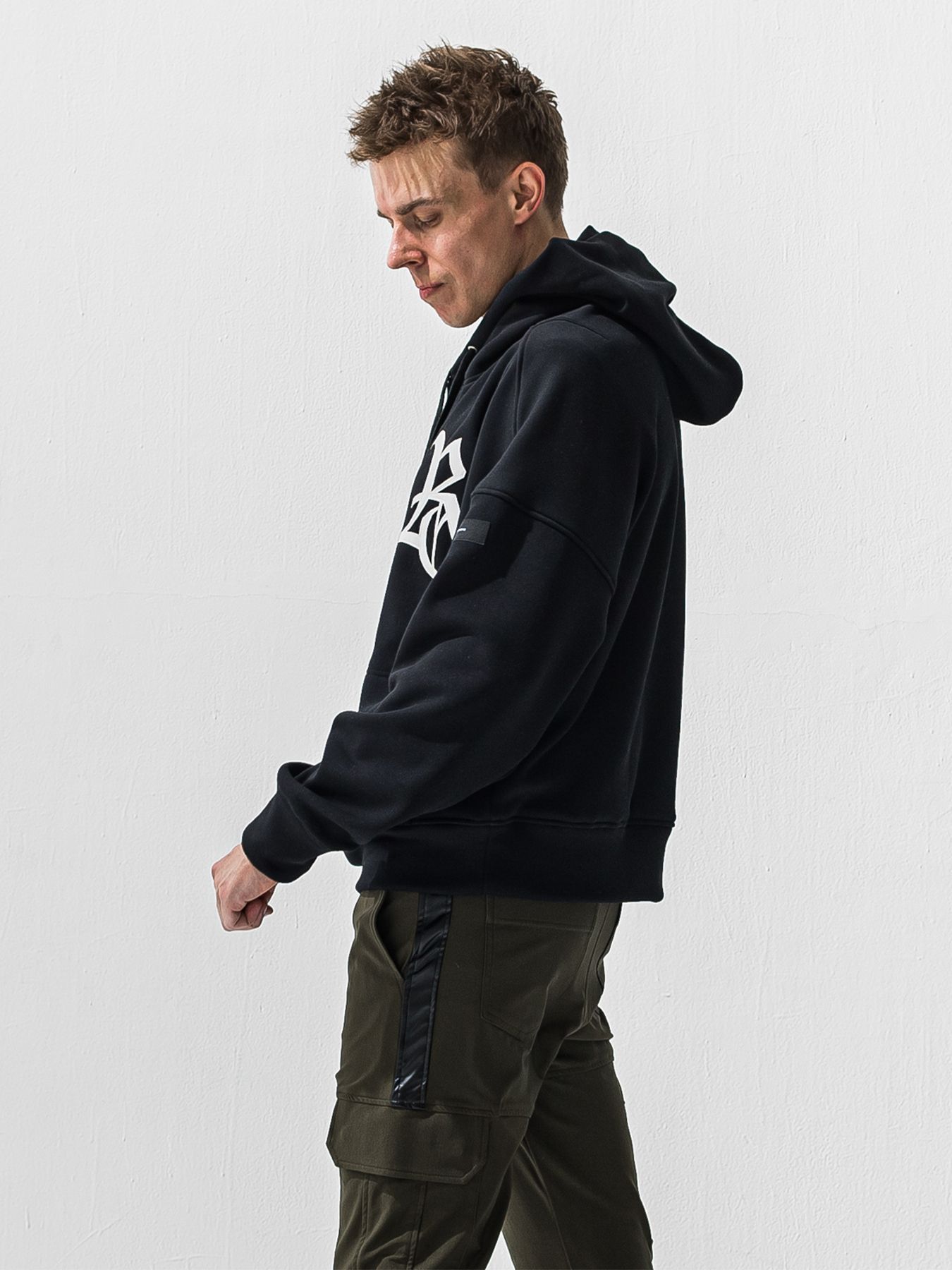 【予約品 9月6日(日) 締切】RC VELOURS FLEECE HOODIE / RCレザーワッペン 裏起毛 ルーズフーディー / ブラック