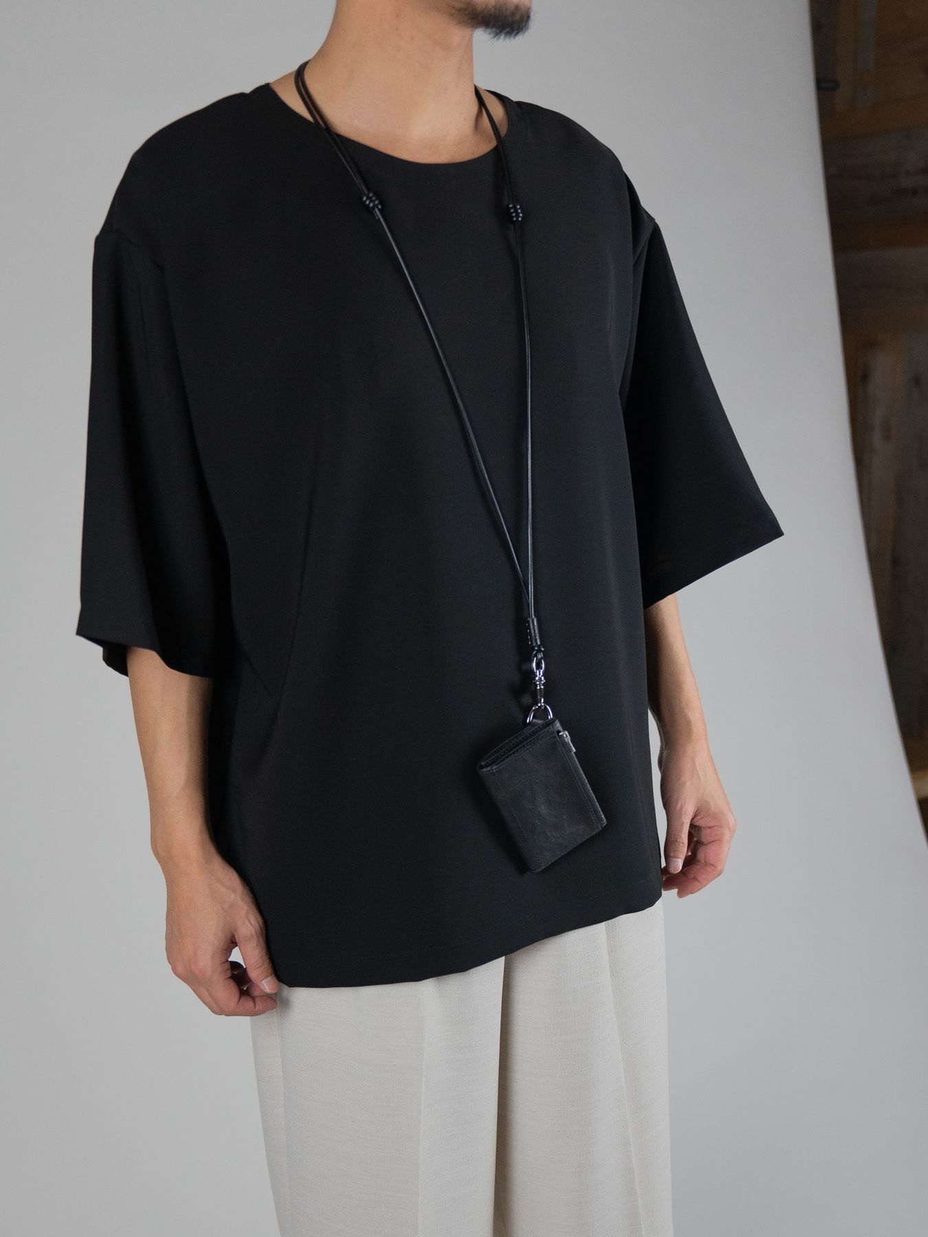 《予約品》 PULL UP LEATHER STRAP / ネックストラップ / ブラック 【Iroquois.SENTI】