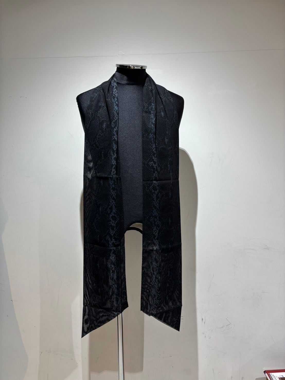 Python Mesh 17Stoal / パイソンメッシュストール / ブラック＆グレー