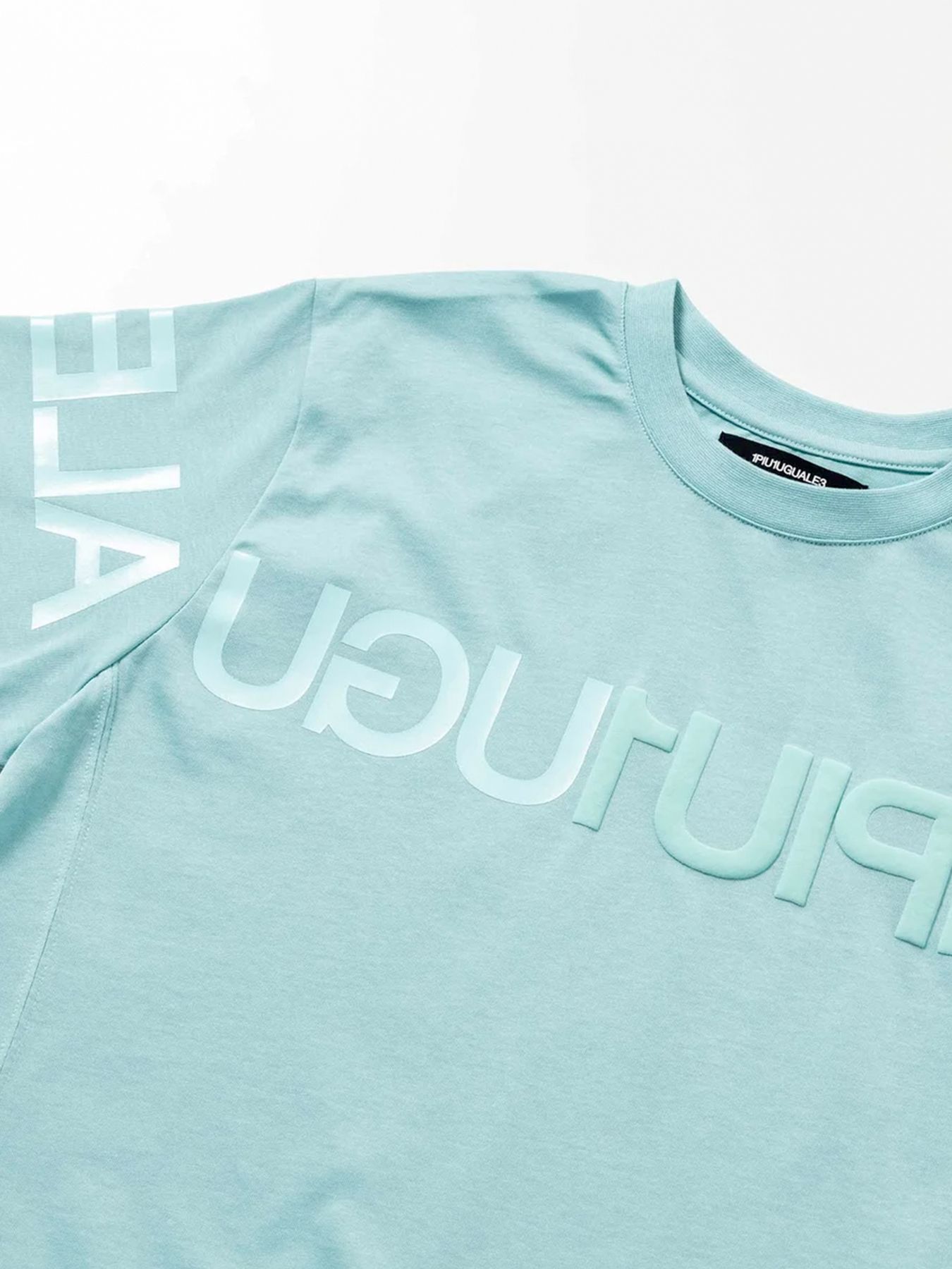 1PIU1UGUALE3 RELAX - ビッグロゴインバーテッドTシャツ