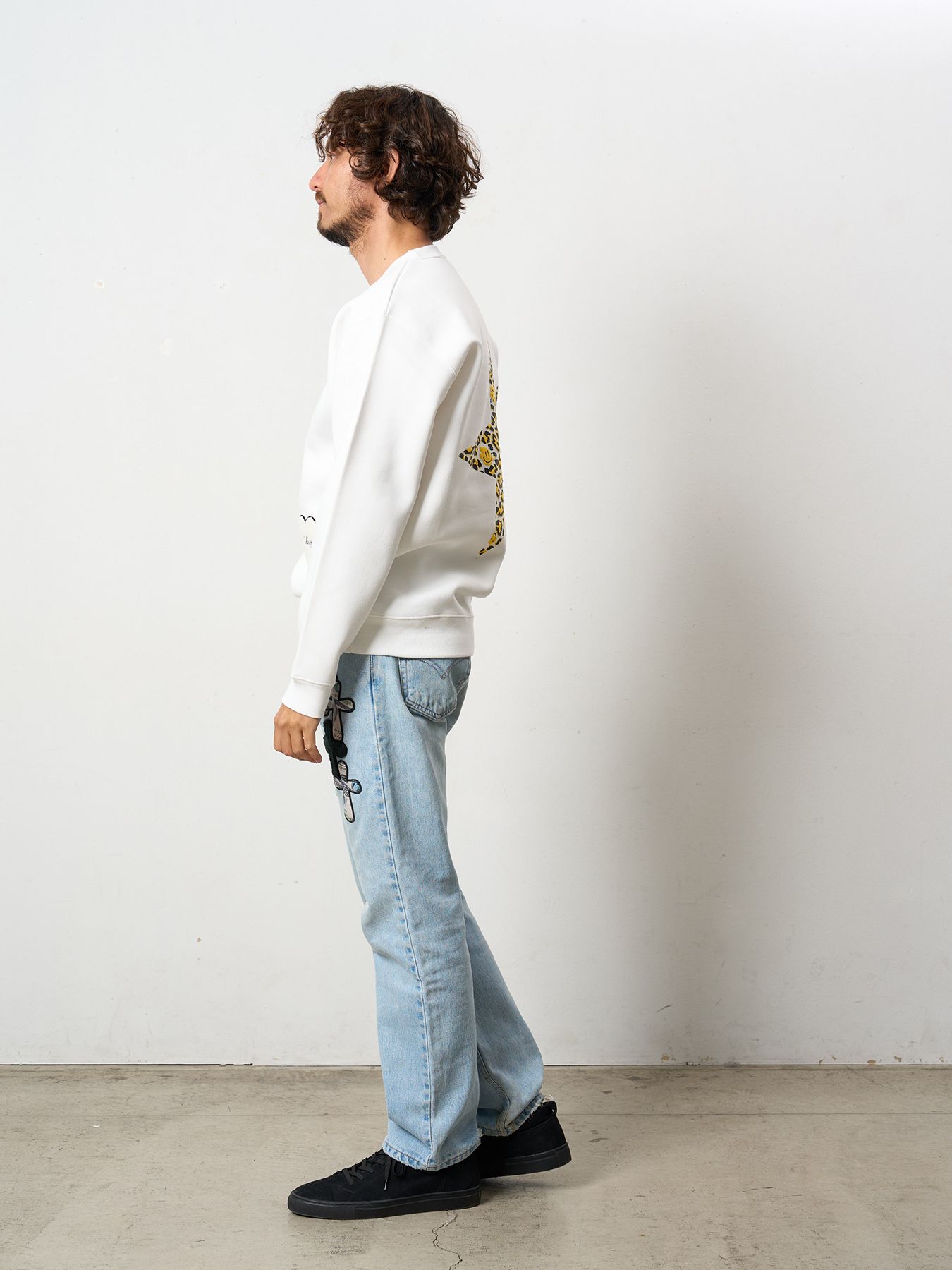 【予約品 5月8日(木) AM10時 締切】 TC裏毛起毛 レオパードスター発泡プリント&マルチパッチワーク スウェットシャツ / ホワイト