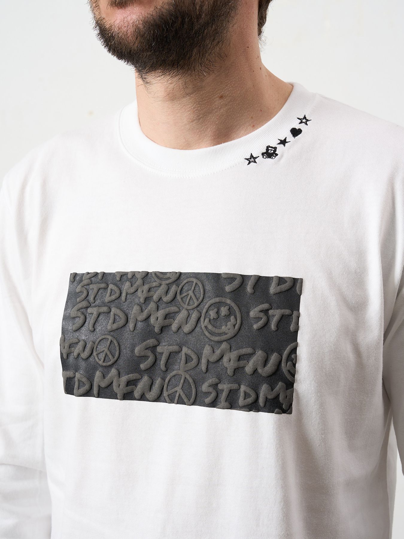 【予約品 5月8日(木) AM10時 締切】 5.6ozコットン天竺 ボックスロゴ発泡プリントLS Tシャツ / ホワイト