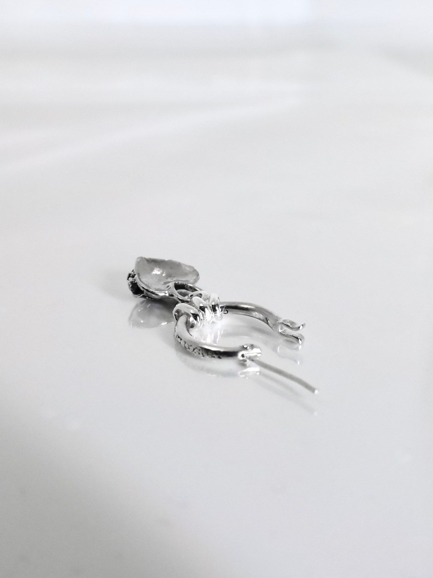 《受注生産》 THIN HOOP -raised by wolves- with OVAL and HEART / レイズド・バイ・ウルヴス シンフープ ウィズ オーバル&ハート 【注文から2～3週間後入荷予定】