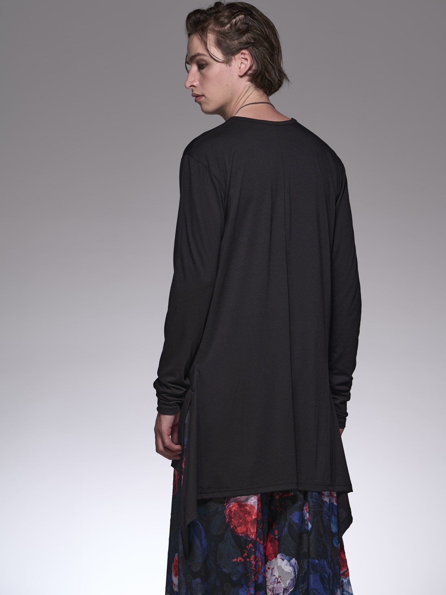 《予約品6/17締め》 FrillFlareV-NeckT / フレアVネックTシャツ / ブラック