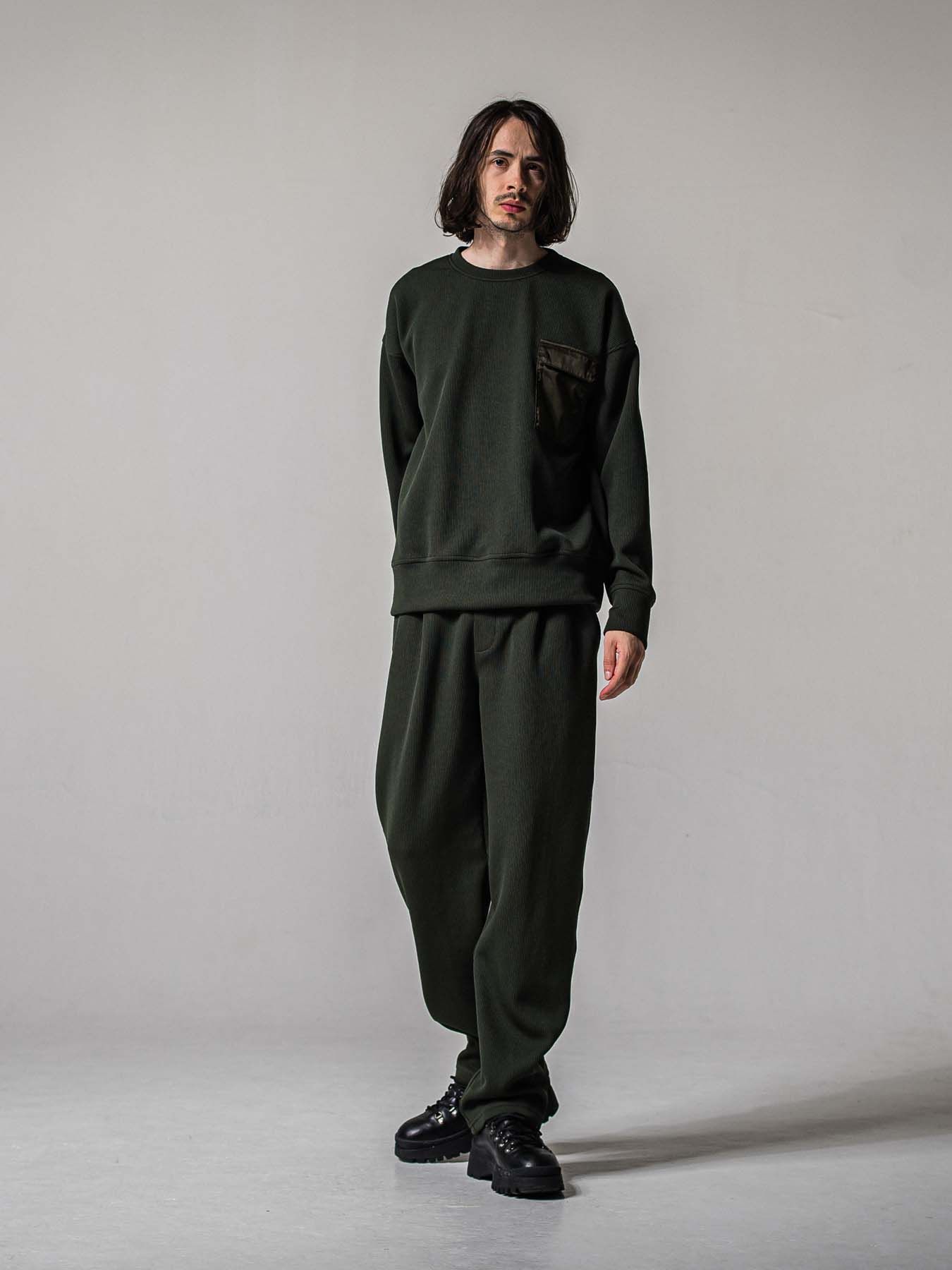 【予約品 11月16日(日) 締切】AZE  WIDE TUCK PANTS / 畔編みニット セミワイドシルエット ワンタック イージーパンツ / カーキ