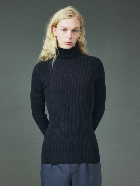 【定番的人気】ホールガーメント タートルネックニット 黒【5351 POUR LES HOMMES】