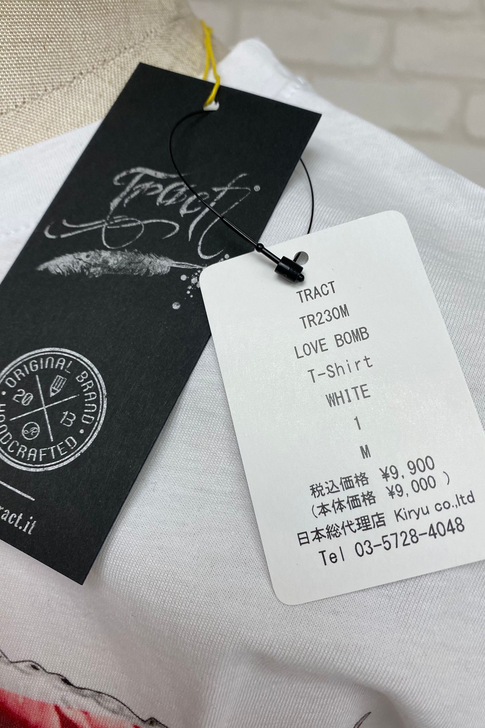 LOVE BOMB USA Tee WHITE【Tract】