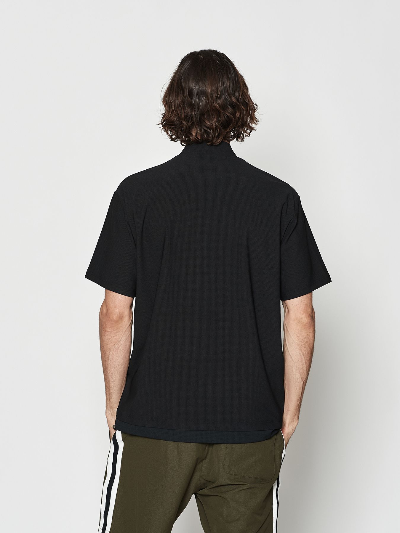【予約品 10月9日(木) 締切】muta Mesh Mockneck S-S Top / モックネックTシャツ / ブラック【Acanthus × muta MARINE】