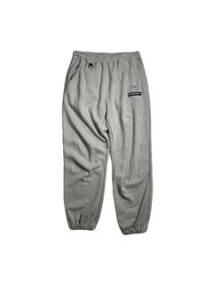 【予約品 8月10日(日) 締切 】LOGO WAPPPEN PT CRY / ロゴワッペン スウェットパンツ / クリスタル ライトグレー