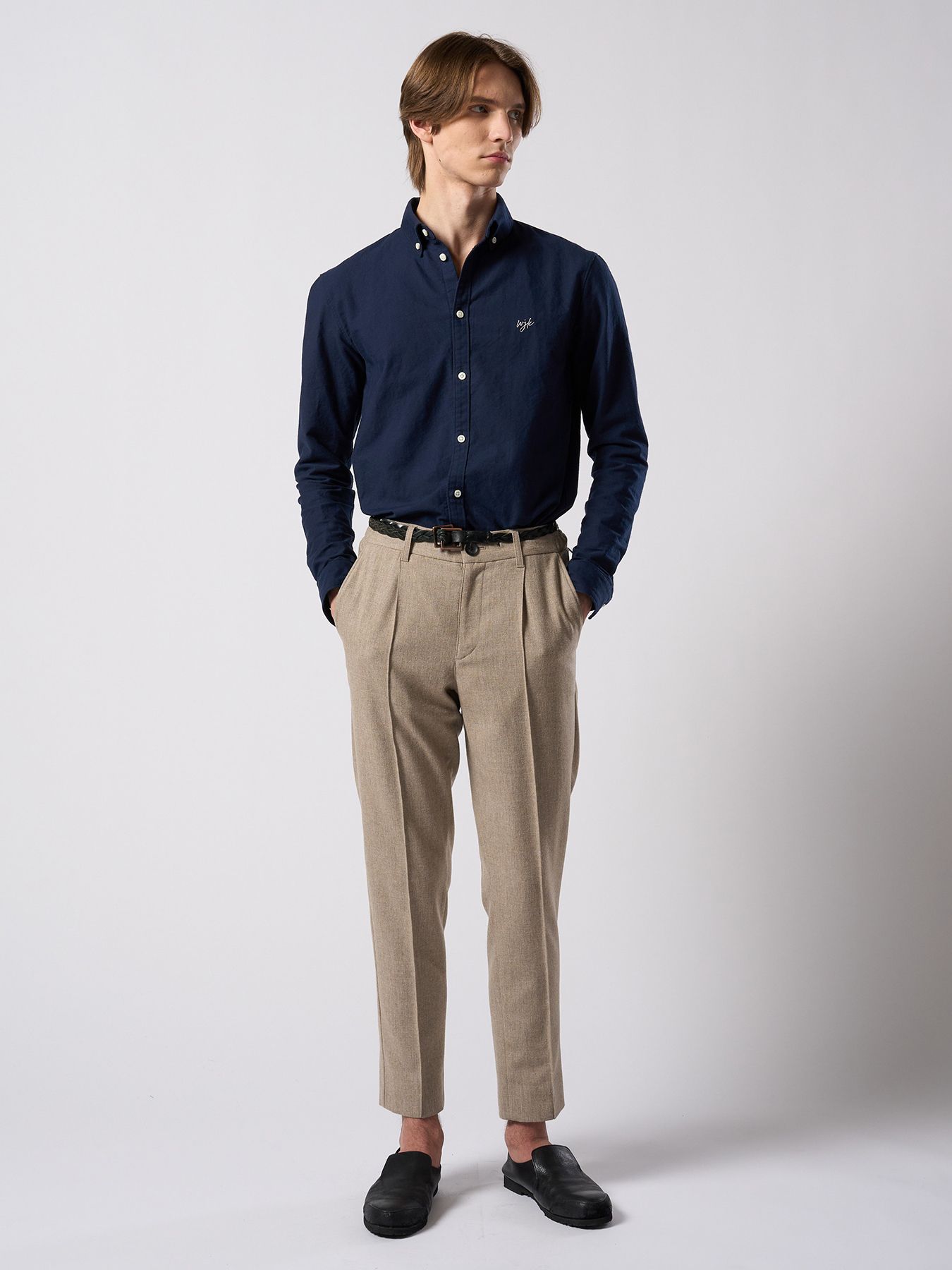 【予約品 4月19日(日) 18時締切】comfort pin-tuck slim slacks / コンフォート ピンタック スリムスラックス / ネイビー