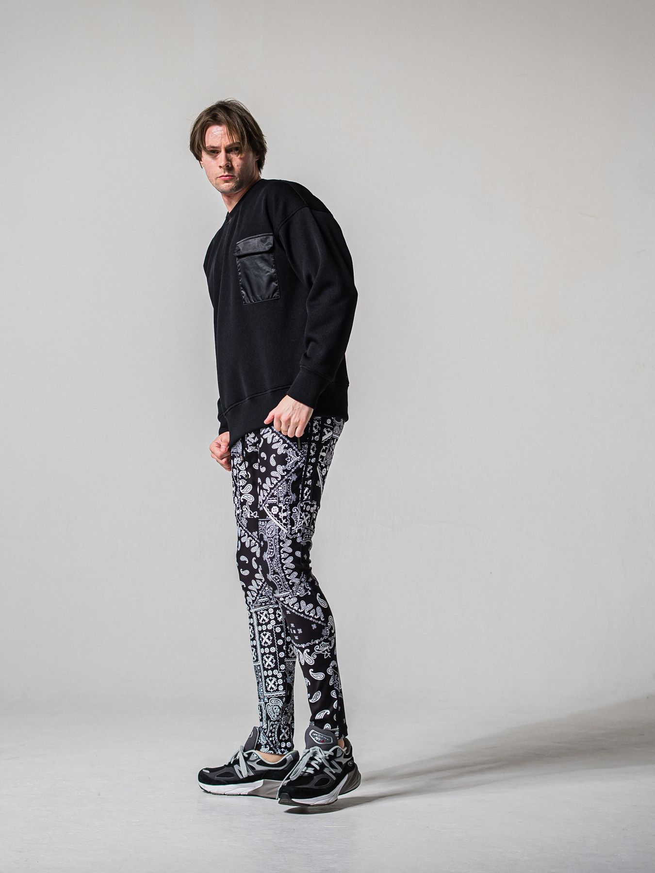 【予約品 11月16日(日) 締切】AZE MILITARY DROP TRAINER / 畔編みニット トレーナー / ブラック