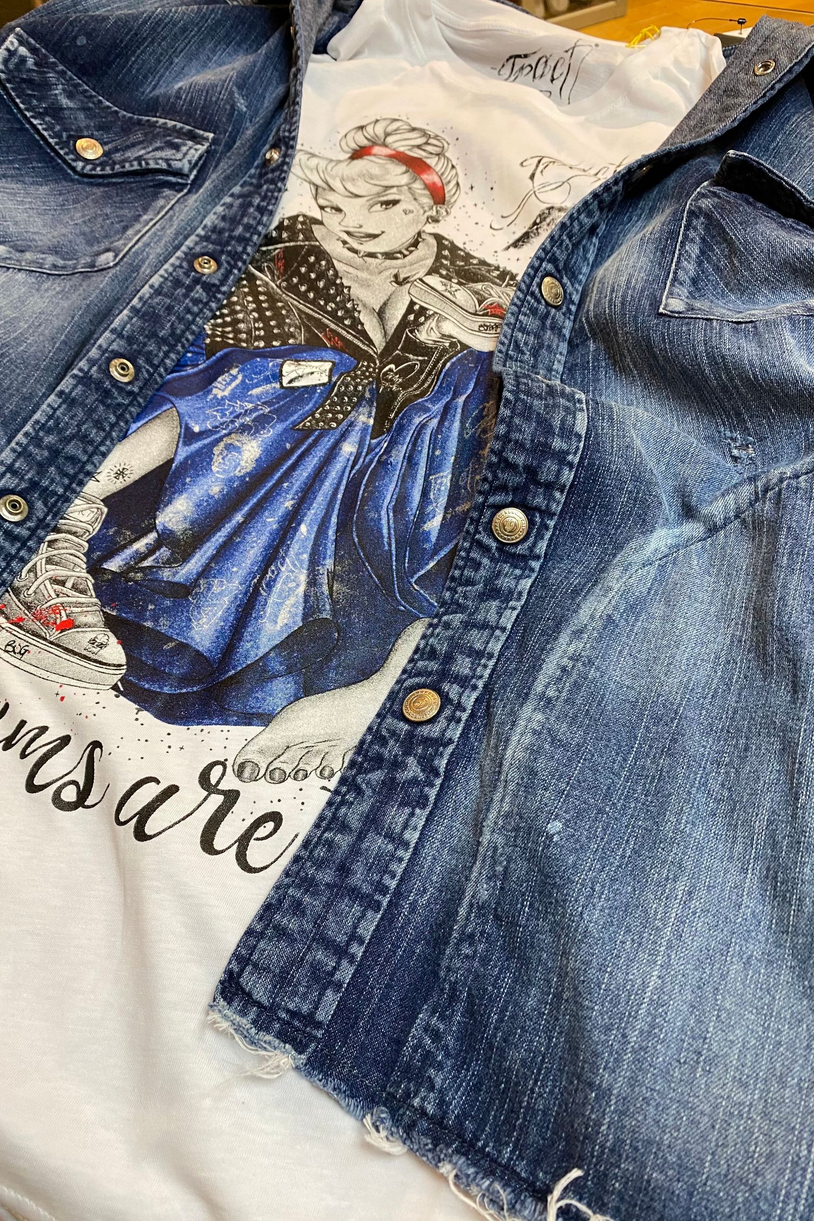 【Tract】シンデレラTシャツSTREET ROMANCE/WHITE×ブルー