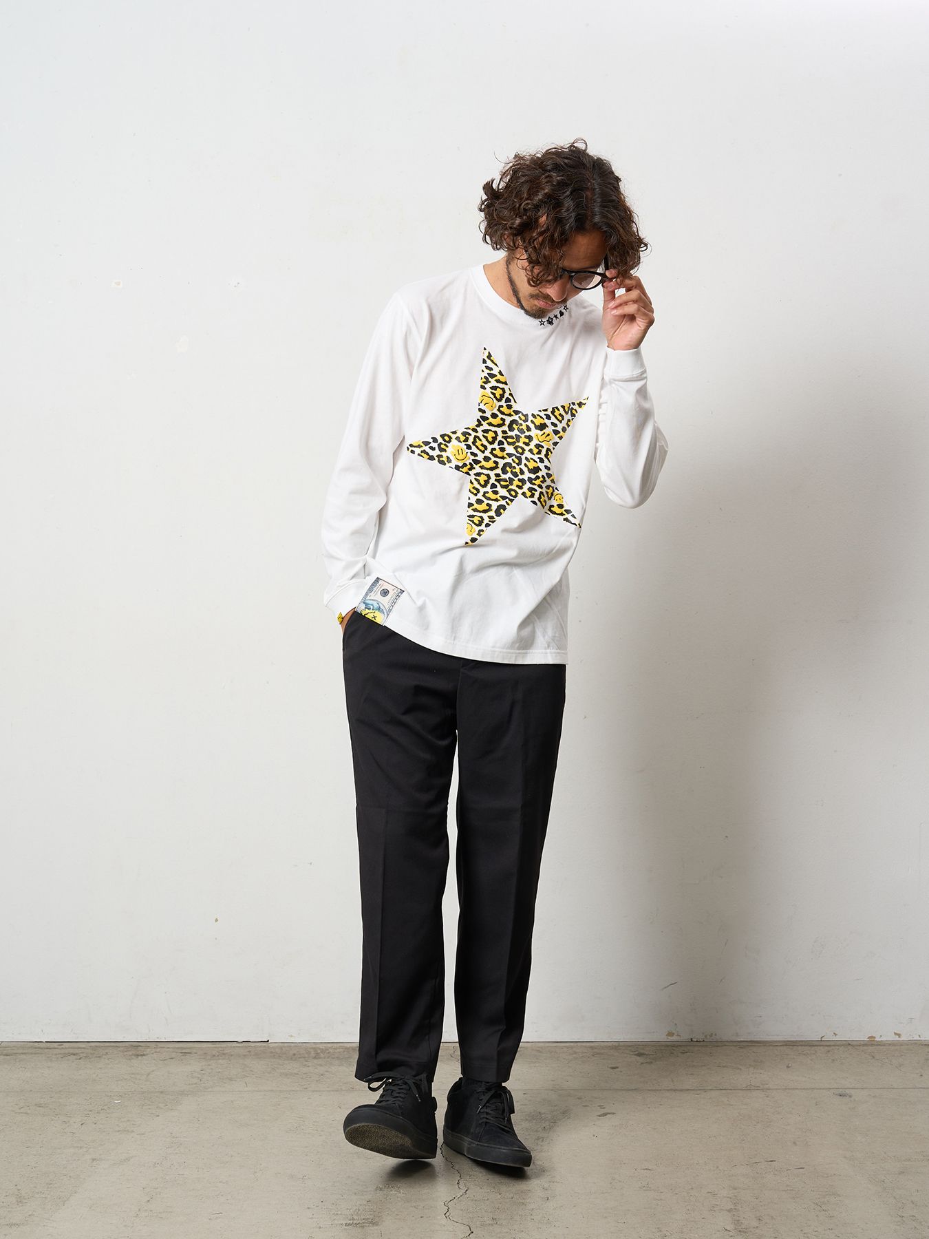 【予約品 5月8日(木) AM10時 締切】 5.6ozコットン天竺 レオパードスタースマイル発泡プリント LS Tシャツ / ホワイト