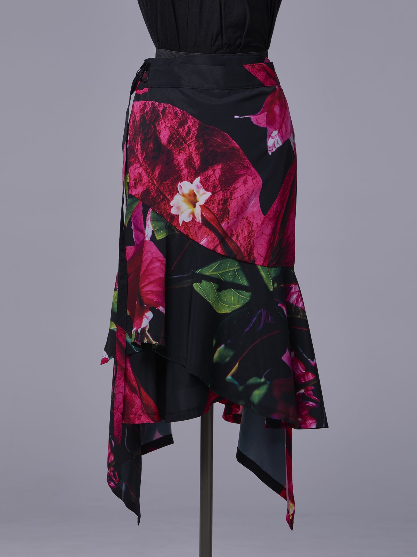 《予約品11月4日 》 WrapFrillSkirt / フリルスカート / ブラック・ブーゲンビリア